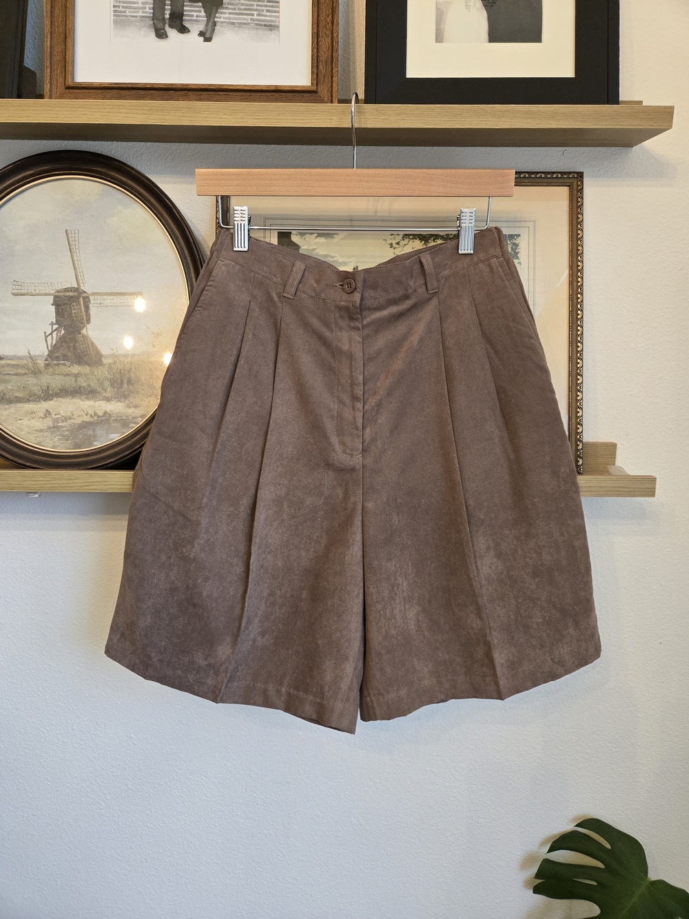 NWT | Vintage Brown Suede-Like High Waisted Shorts | Size Medium